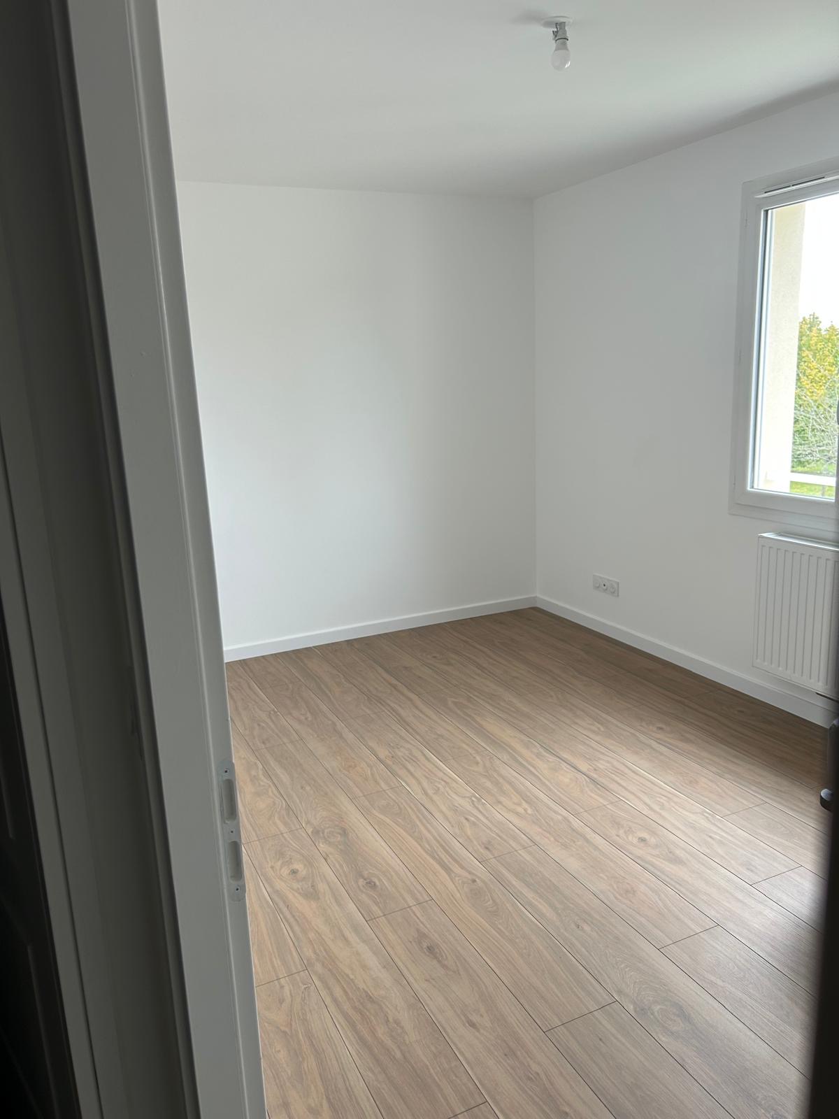 Salon après rénovation - finition parfaite